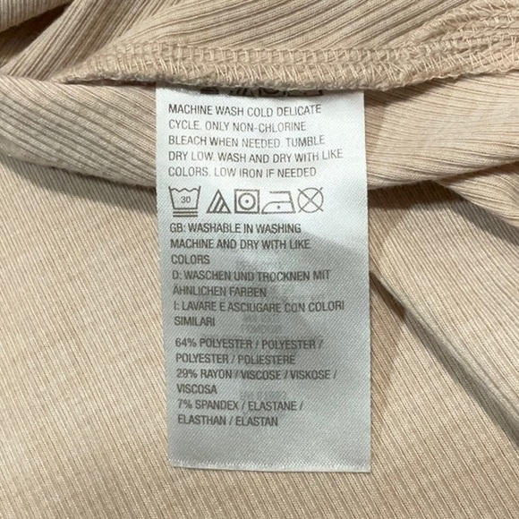 AnyBody Ribbed Top NWT - Picture 10 of 11